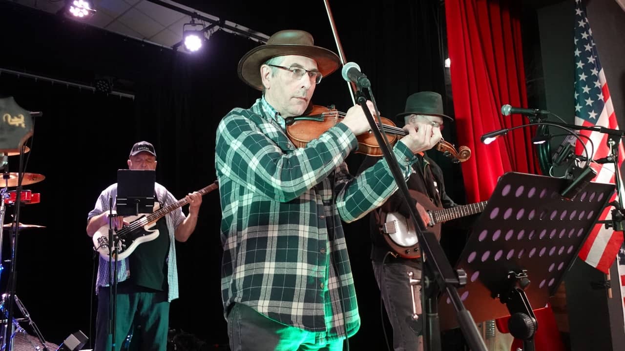 Rockin' Chairs chez les Cowboy Hat Dancers à Plaisir (78) / photo Eric Caumes