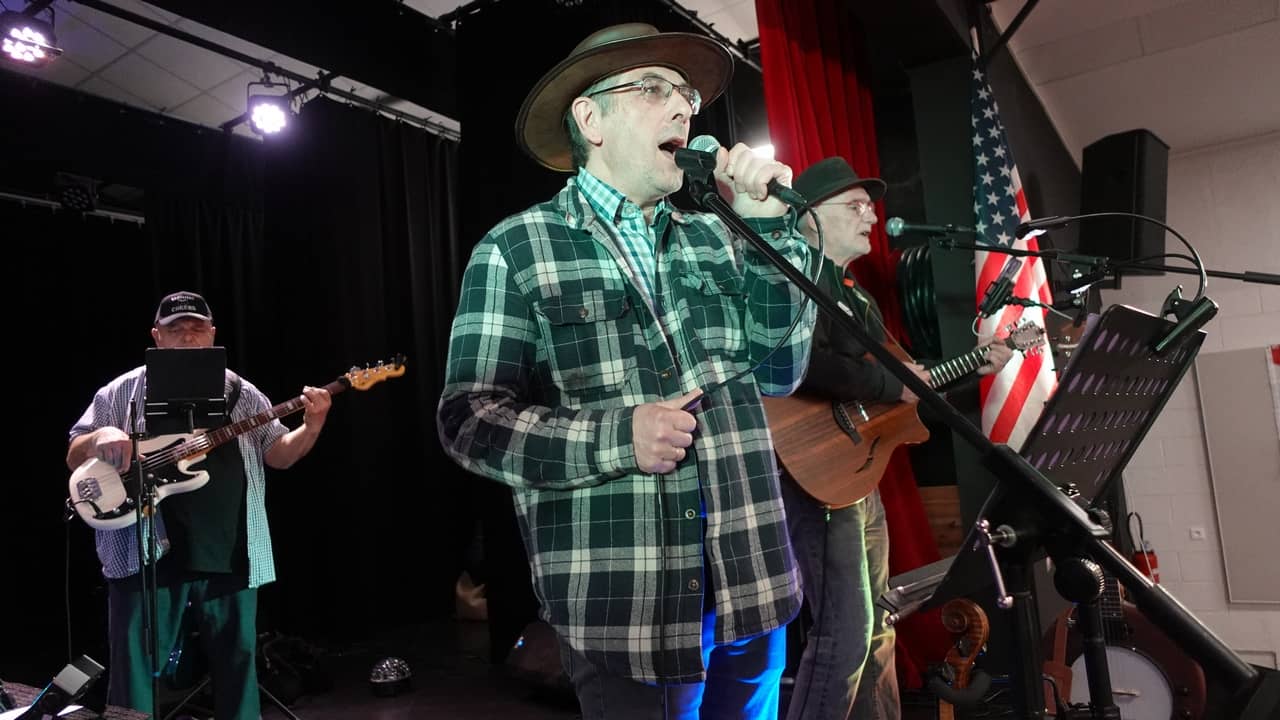 Rockin' Chairs chez les Cowboy Hat Dancers à Plaisir (78) / photo Eric Caumes