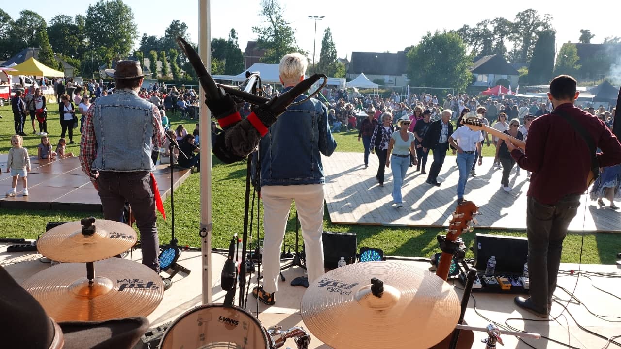 Rockin' Chairs à la Fête du Village à Manéglise (76) / Photo : Eric Caumes