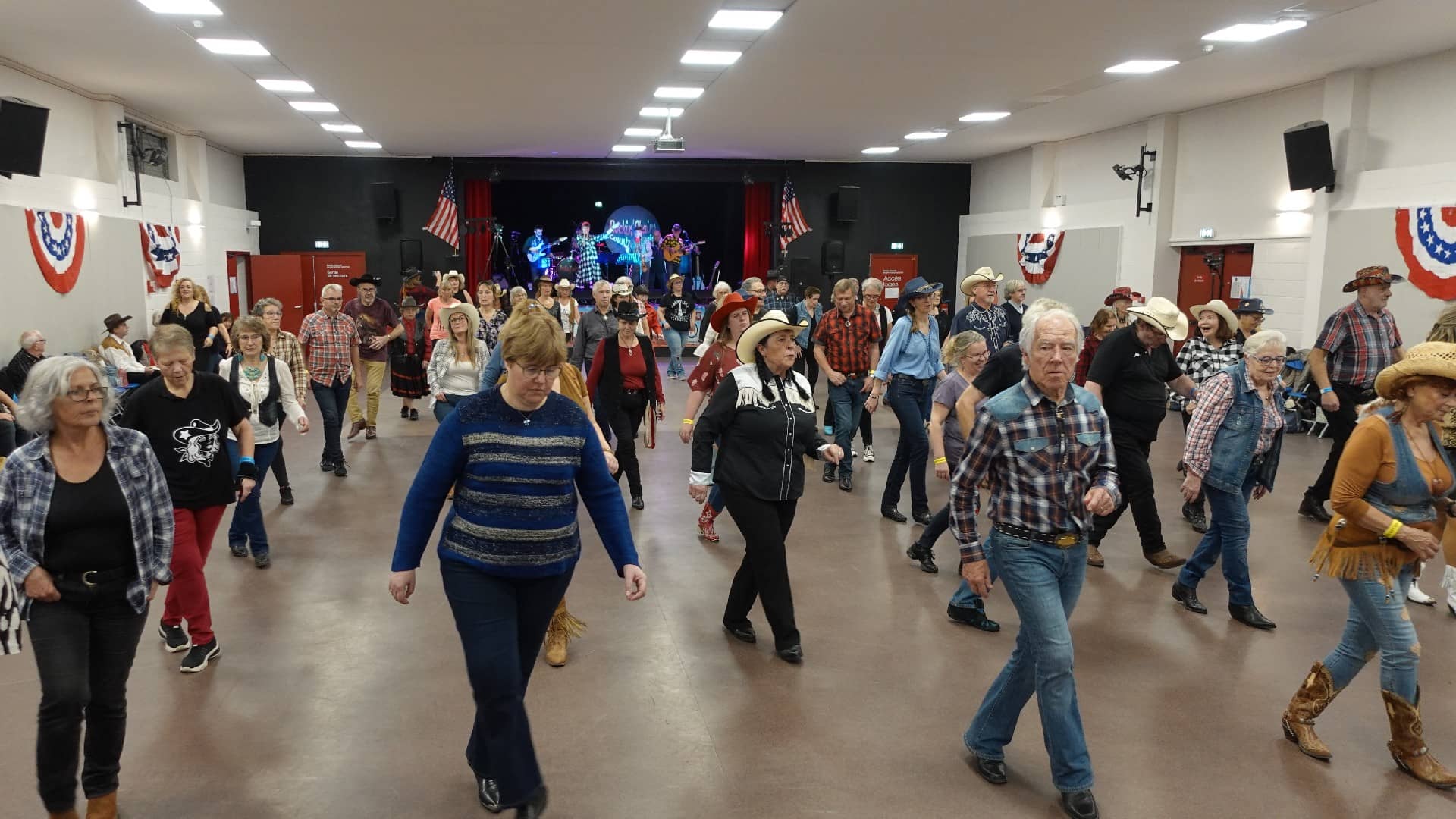 Rockin' Chairs chez les Cowboy Hat Dancers - Plaisir (78) - Photo Eric Caumes