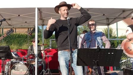 Medley par Rockin' Chairs, groupe country rock - La Fête du Village - Manéglise (Seine-Maritime) - Vidéo : Eric Caumes