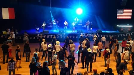 Medley par Rockin' Chairs, groupe country rock - Festival Country Bourges (Cher) - Vidéo : Eric Caumes